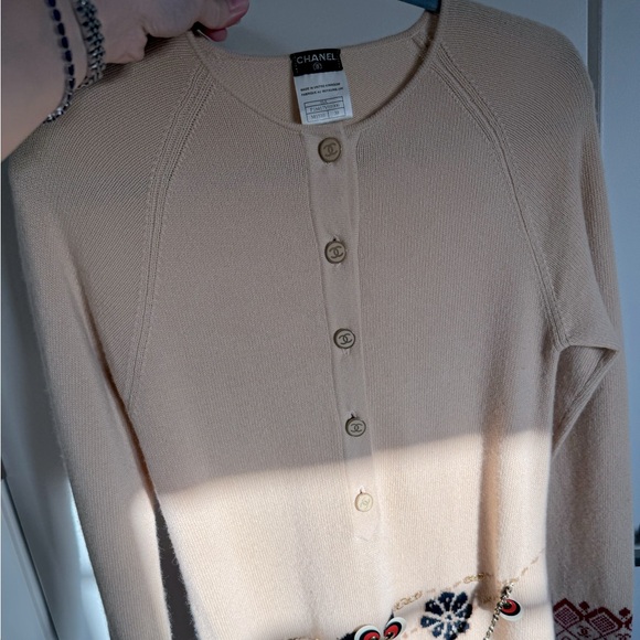 Chanel cashmere dress - Picture 4 of 9